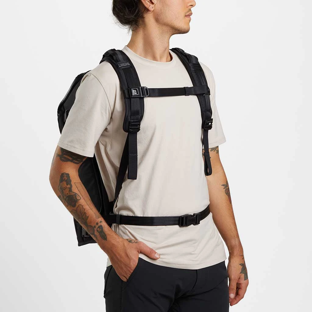 Chrome Industries Niko Camera Backpack 3.0 14 Chrome Industries Niko Camera Backpack 3.0