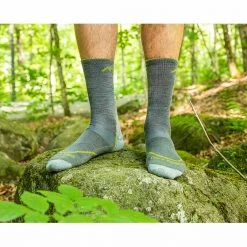 Darn Tough Light Hiker Micro Crew Lightweight | Cushion | Men's Clothing