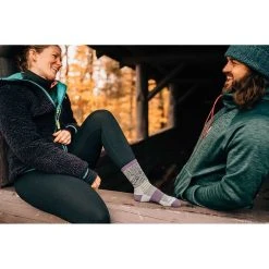 Darn Tough Clothing Storm Micro Crew Lightweight W/ Cushion | Women's