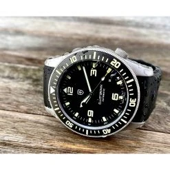 Elliot Brown Holton Professional | 101-A11-R01 16 Elliot Brown Holton Professional | 101-A11-R01