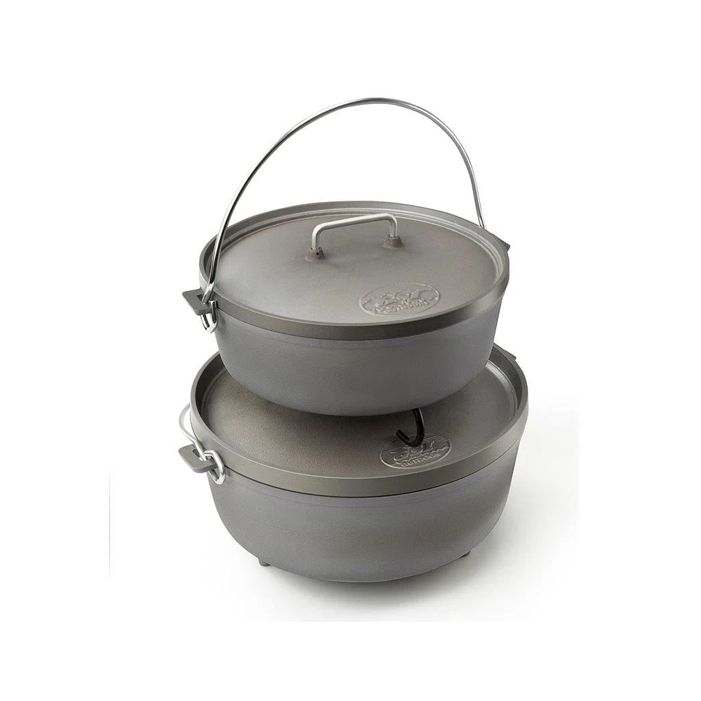 GSI Outdoors Hard Anodised Dutch Oven 5 GSI Outdoors Hard Anodised Dutch Oven