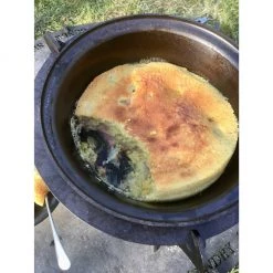 Netherton Foundry Dutch Oven With Hot Coals Lid