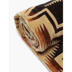 Pendleton Home, Garden & Cooking Oversized Jacquard Spa Towel | Harding 10 Pendleton Home, Garden & Cooking Oversized Jacquard Spa Towel | Harding